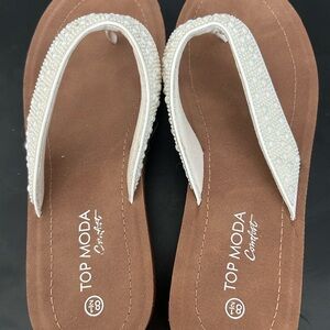 TOP Moda White Beaded Thong Sandals